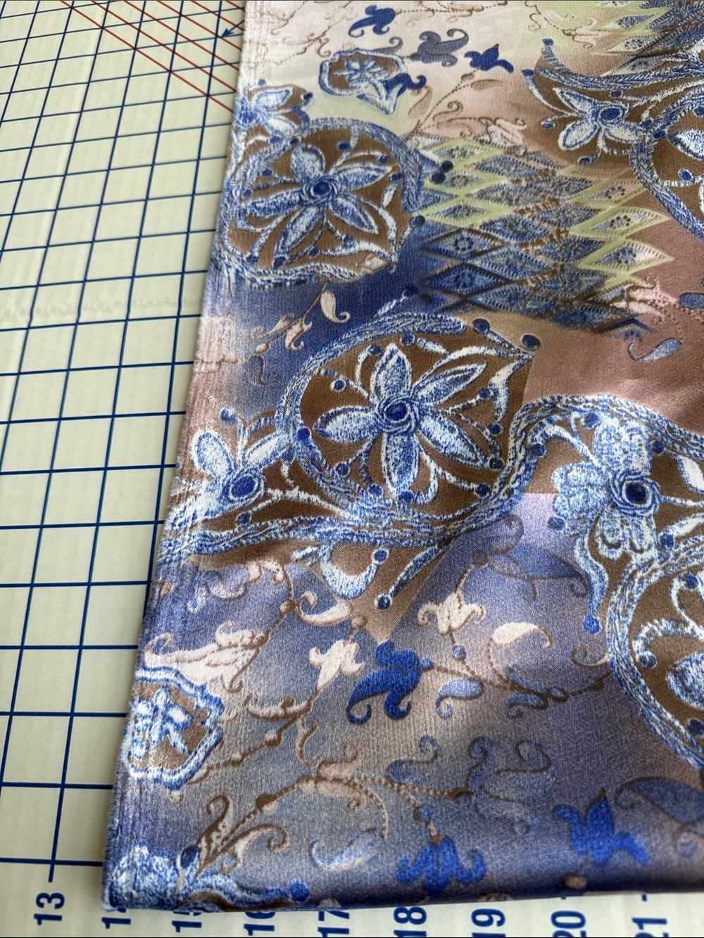 Vintage 90s Satin Fabric 5 Yards Drapey Ornate Floral Medallion Blue Mauve - Picture 4 of 13